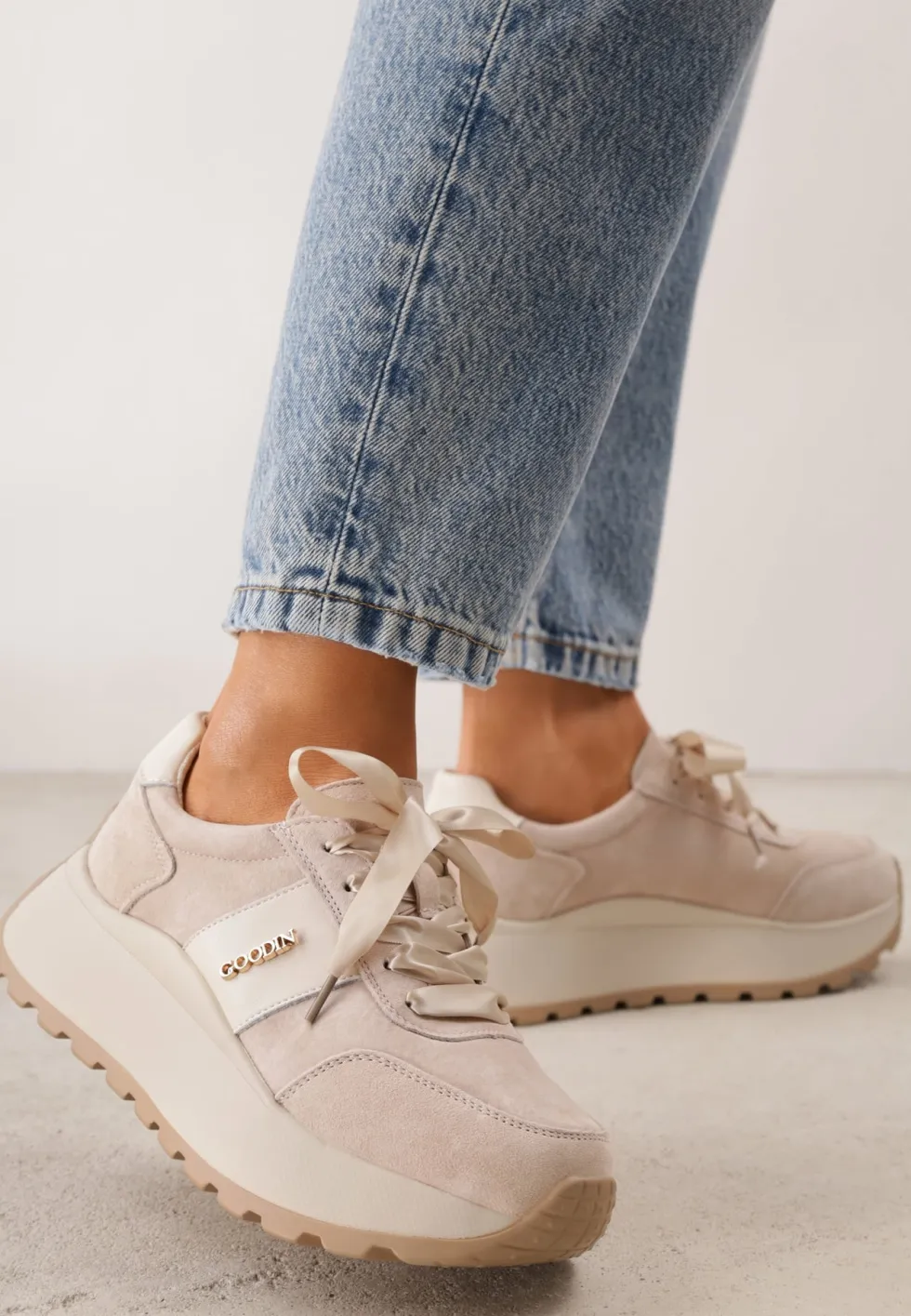 Beżowe Zamszowe Sneakersy na Platformie z Wkładką ze Skóry Naturalnej Inferis