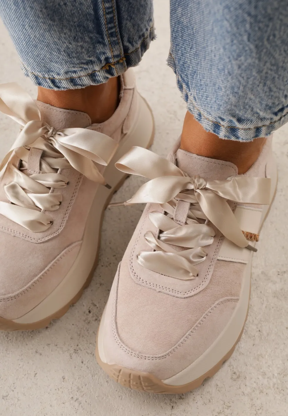 Beżowe Zamszowe Sneakersy na Platformie z Wkładką ze Skóry Naturalnej Inferis