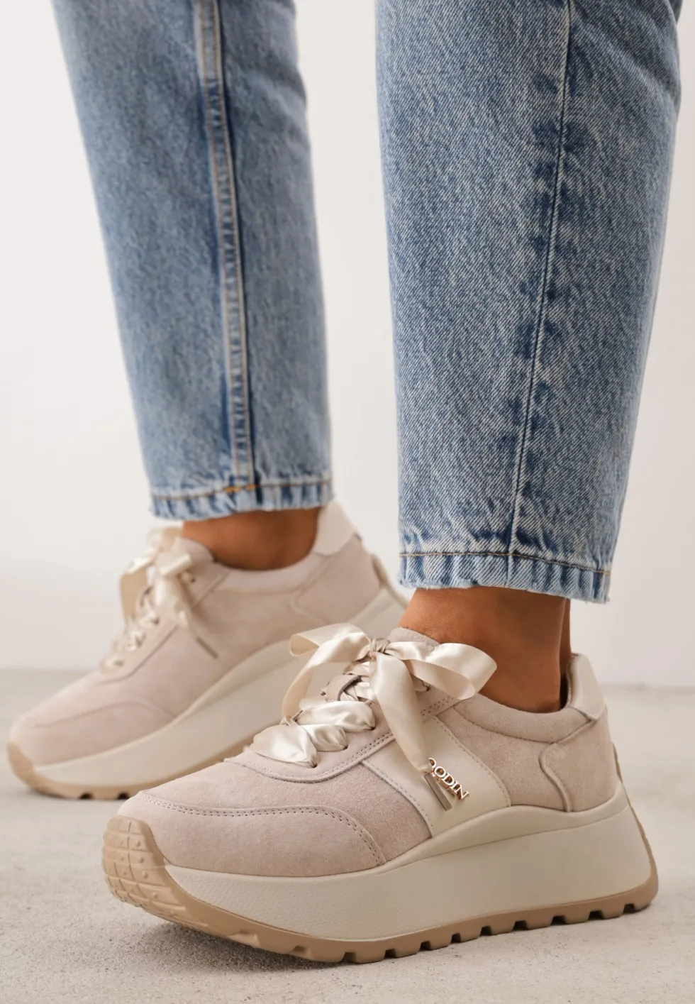 Beżowe Zamszowe Sneakersy na Platformie z Wkładką ze Skóry Naturalnej Inferis