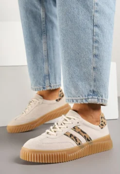 Beżowe Zamszowe Sneakersy w Stylu Kultowych Tenisówek ze Skórzaną Wkładką i Wzorem w Panterkę Tenannia