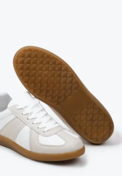 Beżowo-Białe Sneakersy Tenisówki z Ozdobnymi Przeszyciami Sumina