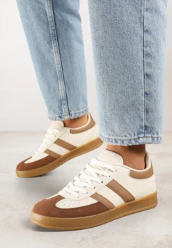 Beżowo-Białe Sneakersy w Stylu Klasycznych Tenisówek Zdobione Przeszyciami Ivelfia
