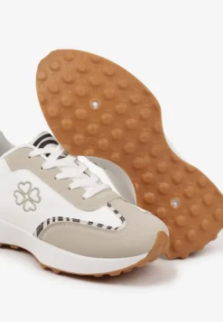 Beżowo-Białe Sneakersy z Zeberkowym Zdobieniami i Delikatnym Haftem Alisella