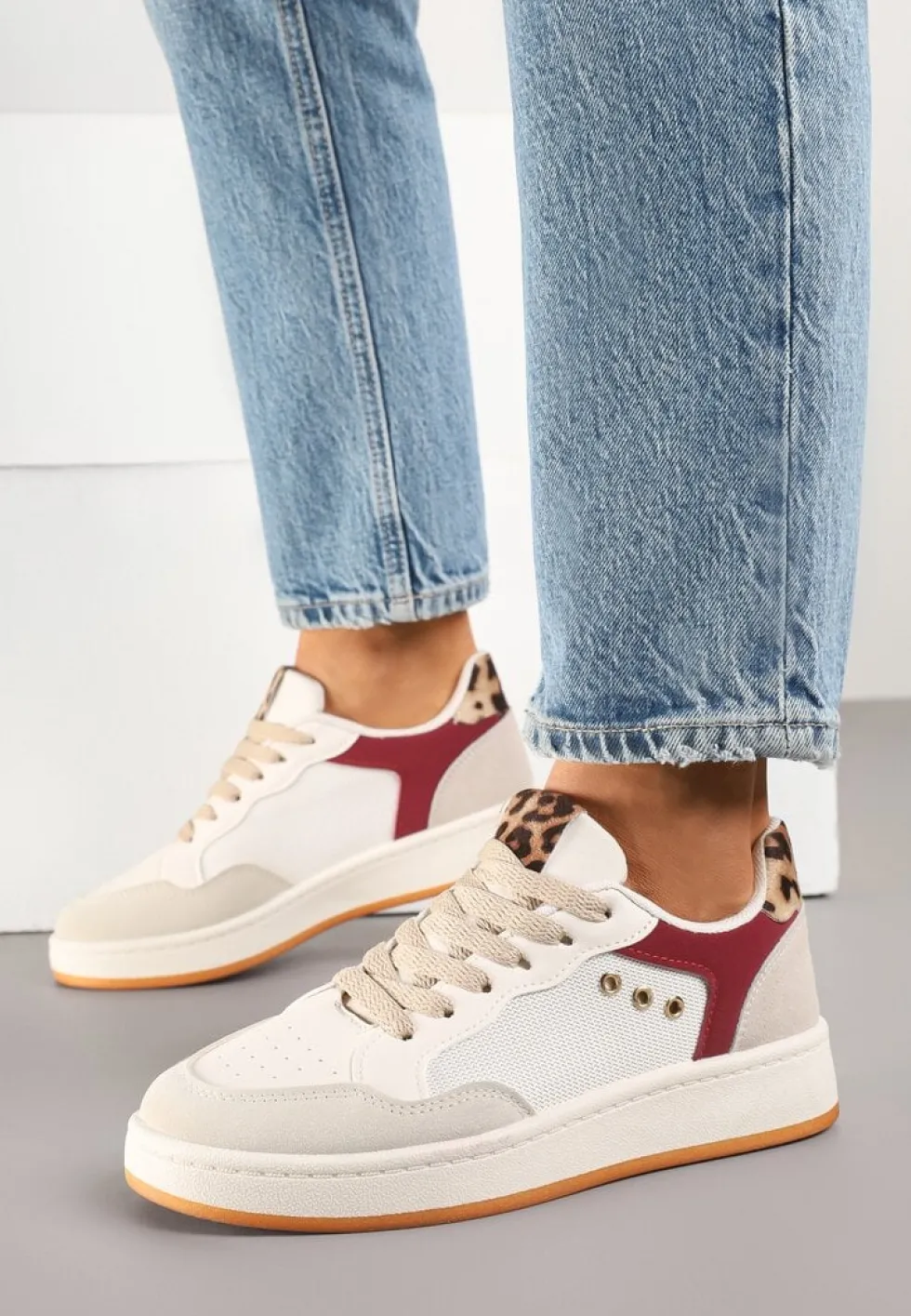 Beżowo-Bordowe Streetwearowe Sneakersy Zdobione Przeszyciami Neonisea