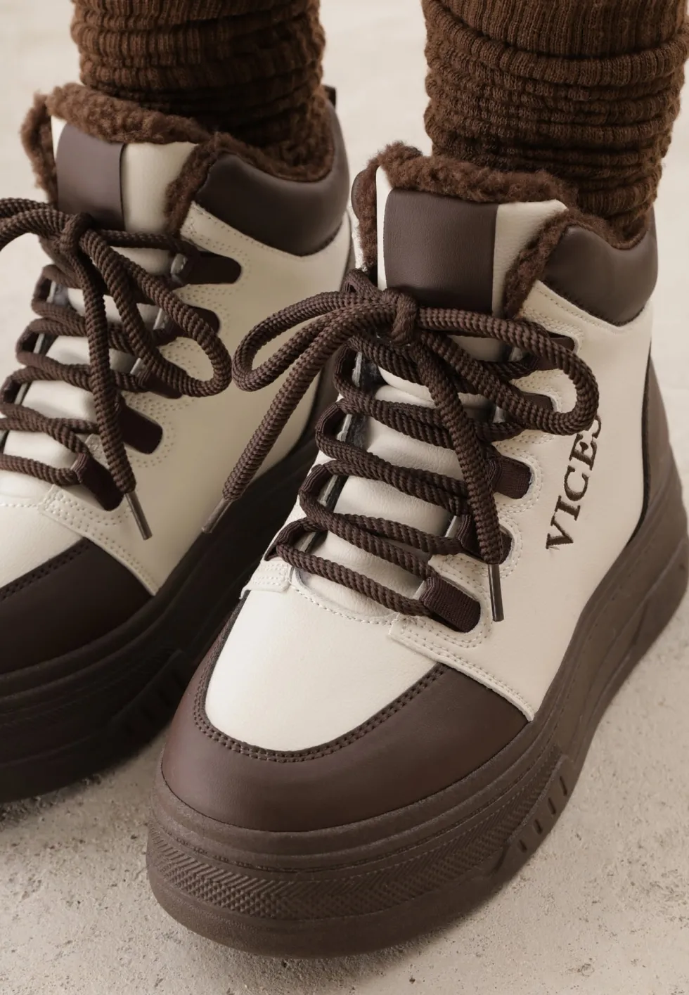 Beżowo-Brązowe Sneakersy na Grubej Podeszwie Mocno Ocieplane Futrem Leavinael