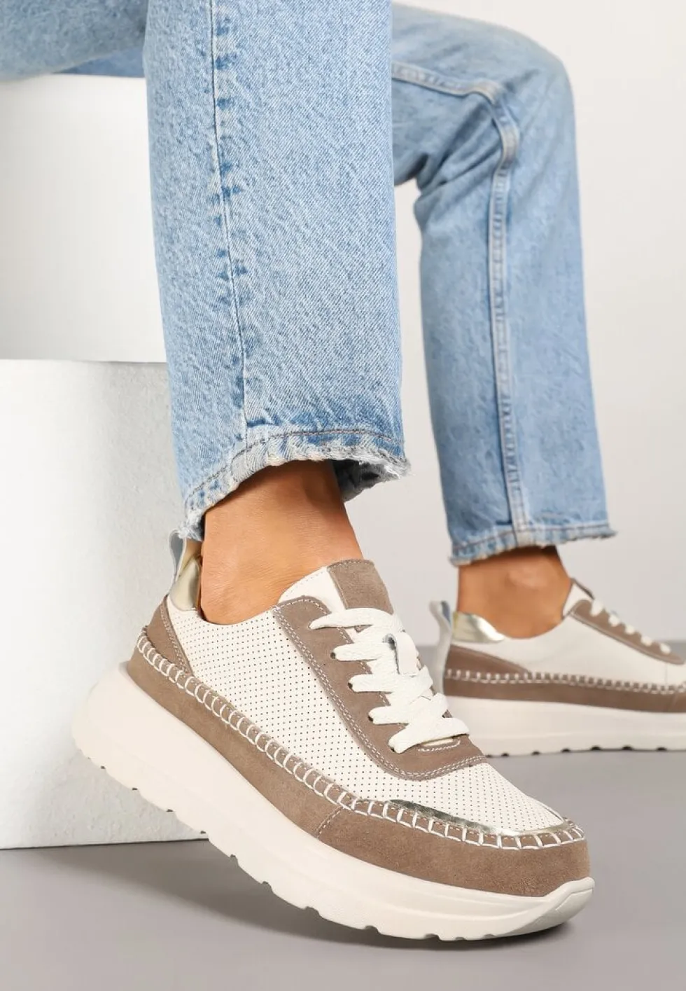 Beżowo-Brązowe Sneakersy Skórzane Ozdobione Metalicznymi Wstawkami i Przeszyciami Renosa