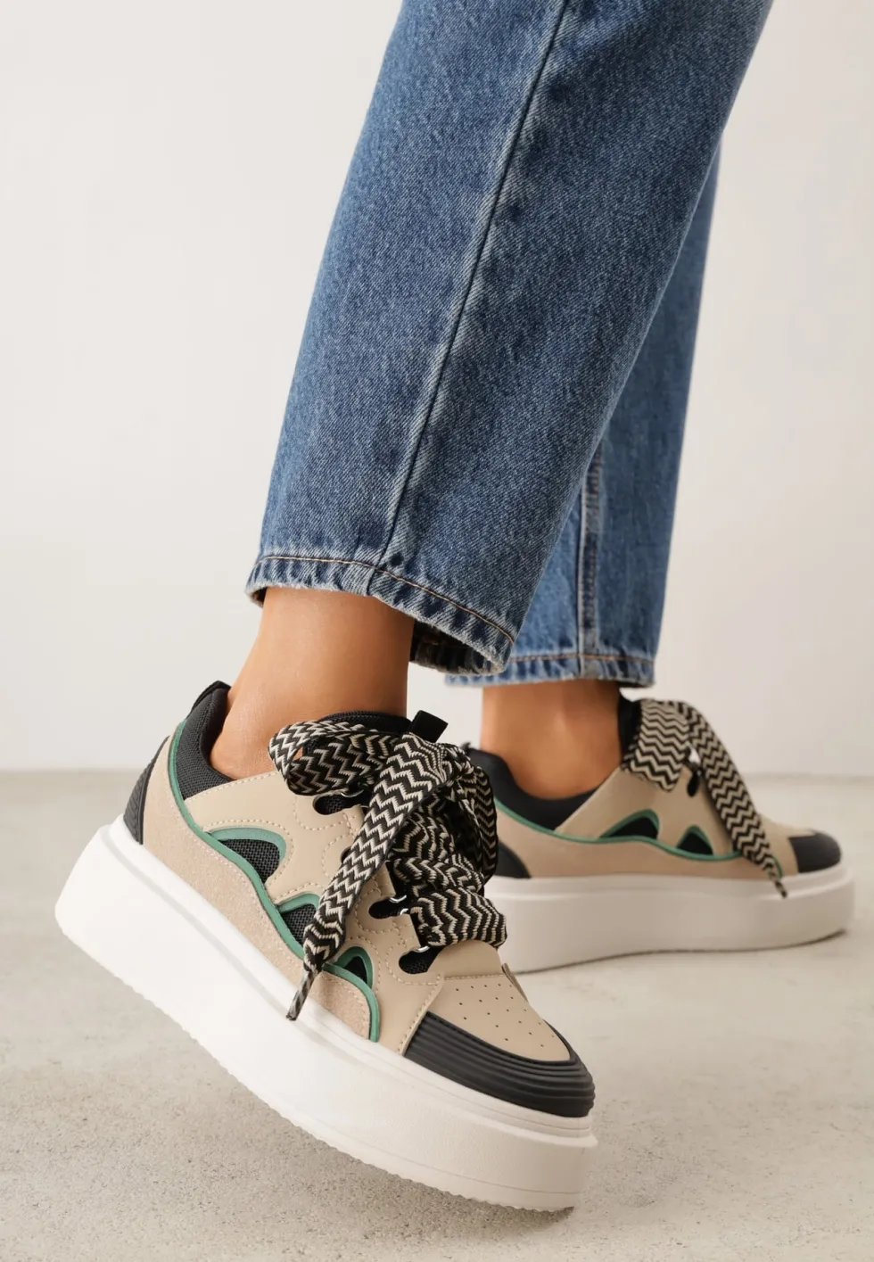 Beżowo-Czarne Sneakersy na Platformie Nazario