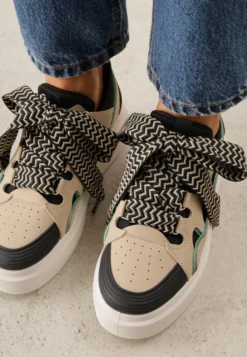Beżowo-Czarne Sneakersy na Platformie Nazario