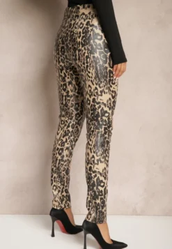 Beżowo-Czarne Spodnie w Panterkę High Waist z Imitacji Skóry z Ozdobnym Suwakiem i Ociepleniem Ilanilith
