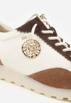 Beżowo-Złote Sneakersy ze Skóry Naturalnej Ozdobione Metaliczną Aplikacją Tidina