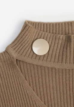 Beżowy Sweter w Typie Półgolfu z Prążkowaniem Ozdobiony Wycięciem na Dekolcie Palgunia