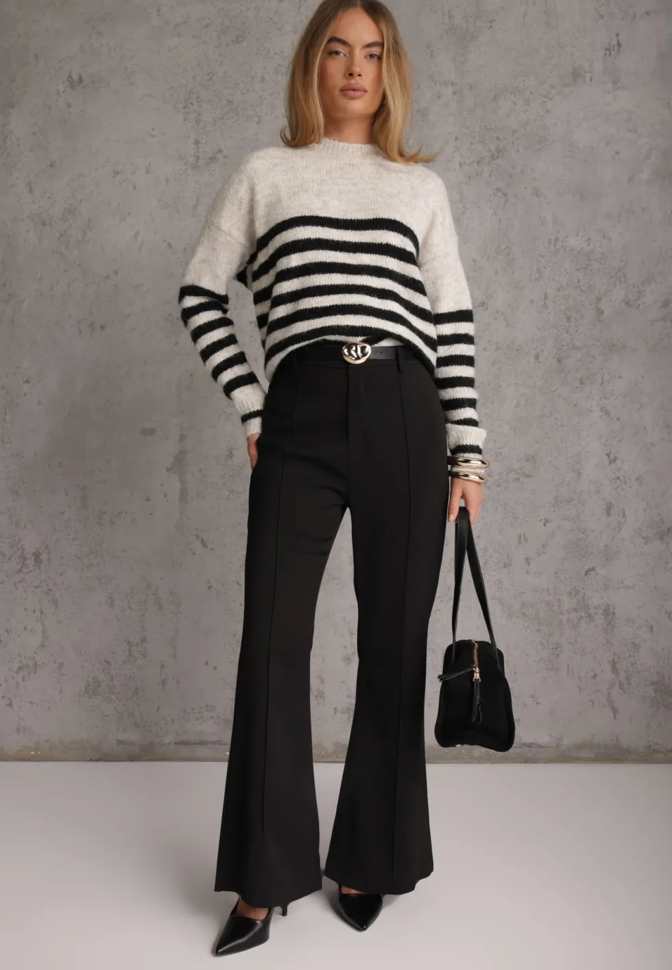 Beżowy Sweter Zimowy w Paski z Wełną Oversize Feoriada