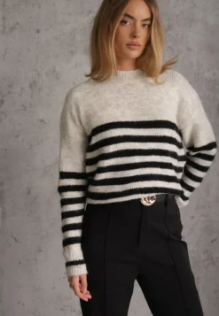Beżowy Sweter Zimowy w Paski z Wełną Oversize Feoriada