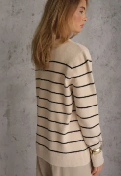 Beżowy Sweter z Wełną i Bawełną o Klasycznym Kroju w Drobne Prążki Rosal