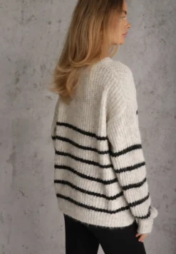 Beżowy Sweter z Wełną Oversize na Zimę w Poziome Paski Ulianna