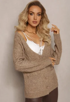 Beżowy Zapinany Kardigan z Trójkątnym Dekoltem i Warkoczykowy Splot Juessa