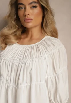 Biała Bluzka z Wiskozą o Fasonie Oversize z Gumkami w Ramionach Alirona