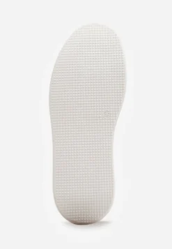 Białe Ażurowe Sneakersy Vices na Platformie Halvisa