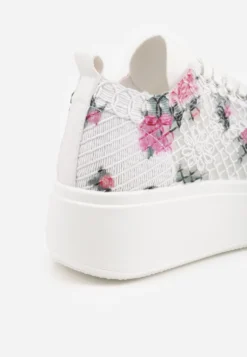 Białe Ażurowe Sneakersy Vices na Platformie w Kwiaty Halvisa