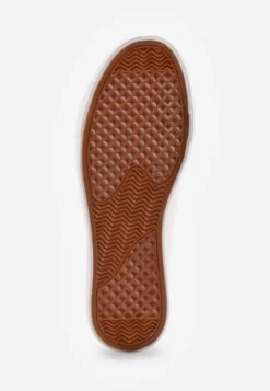 Białe Basicowe Trampki VICES w Minimalistycznym Stylu Riosanne