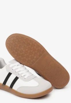 Białe Casualowe Sneakersy na Płaskiej Podeszwie Pemeriana