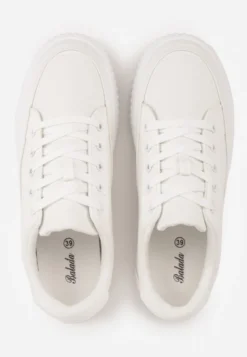 Białe Chunky Sneakersy na Tłoczonej Platformie Trianne