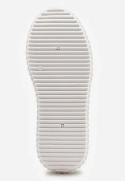 Białe Chunky Sneakersy z Trójkątną Aplikacją VICES na Platformie Cezaline