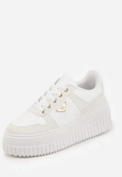 Białe Chunky Sneakersy z Trójkątną Aplikacją VICES na Platformie Cezaline