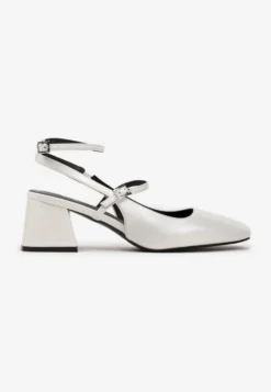 Białe Czółenka Slingback z Lakierowanej Imitacji Skóry z Dwiema Sprzączkami Frantalia
