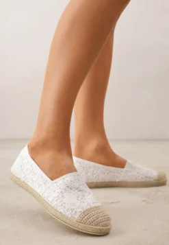 Białe Espadryle z Koronkową Cholewką i Podeszwą z Plecionki Marilex