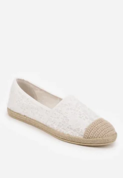 Białe Espadryle z Koronkową Cholewką i Podeszwą z Plecionki Marilex