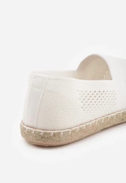 Białe Espadryle z Plecioną Cholewką przed Kostkę Mokosa