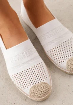 Białe Espadryle z Plecioną Cholewką przed Kostkę Mokosa