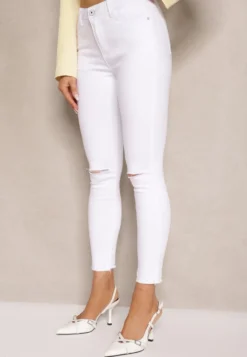 Białe Jeansy z Bawełny Typu Skinny High Waist Ozdobione Dziurami na Kolanach Noviressa