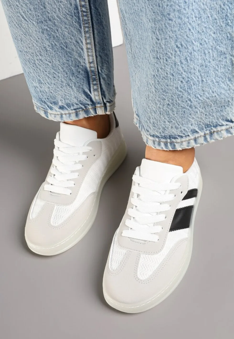 Białe Klasyczne Sneakersy Tenisówki na Półprzezroczystej Podeszwie Niniel