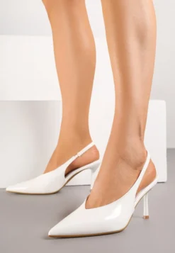 Białe Lakierowane Sandały na Szpilce Typu Slingback Addoxie