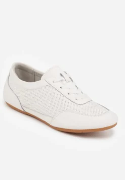 Białe Minimalistyczne Sneakersy Zamszowe ze Skórzaną Wkładką i Perforacją Zaehlisa