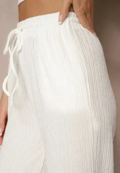Białe Prążkowane Spodnie High Waist o Szerokim Kroju Belnella