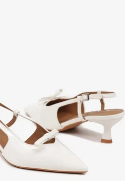 Białe Sandały Lakierowane na Kaczuszce Typu Slingback z Kokardą Nonarilin