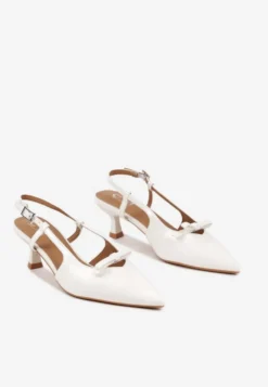Białe Sandały Lakierowane na Kaczuszce Typu Slingback z Kokardą Nonarilin