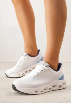 Białe Siateczkowe Buty Sportowe na Podeszwie z Otworami Quilvia