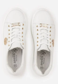 Białe Skórzane Sneakersy na Koturnie Ozdobione Metalicznymi Aplikacjami Acaledice