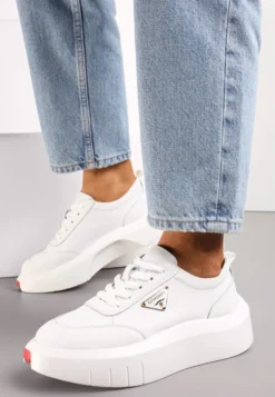 Białe Skórzane Sneakersy na Platformie z Niewielką Wstawką z Boku Renipa