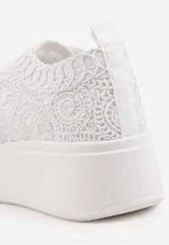 Białe Sneakersy Boho na Platformie Zdobione Plecionym Wzorem Abilama