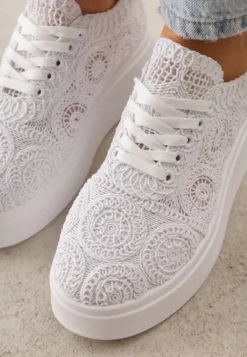 Białe Sneakersy Boho na Platformie Zdobione Plecionym Wzorem Abilama