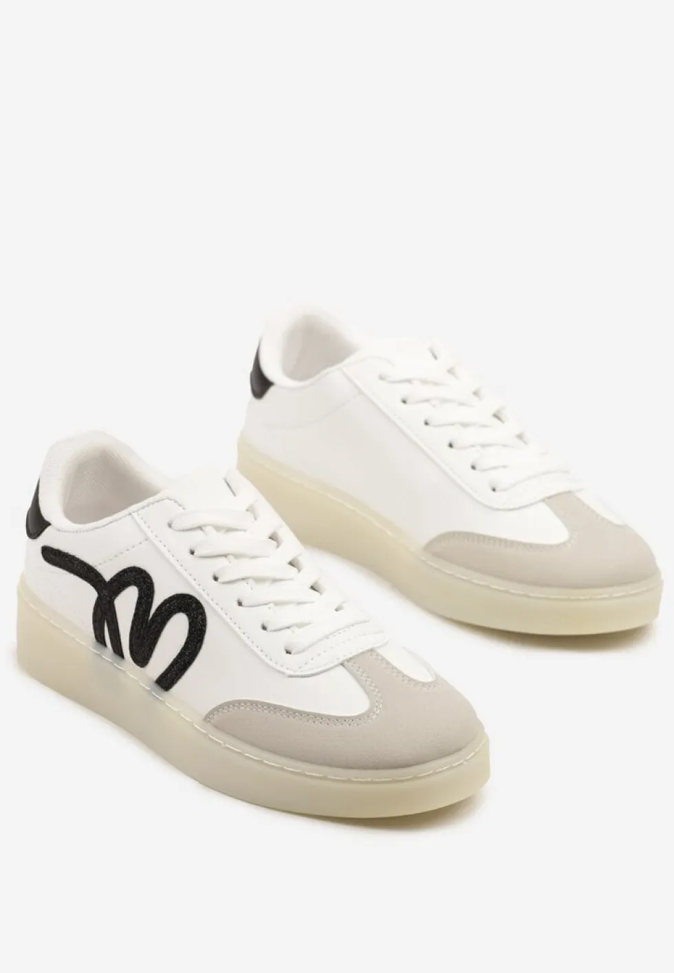 Białe Sneakersy Klasyczne Tenisówki z Abstrakcyjną Aplikacją Ailinne