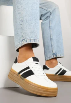 Białe Sneakersy Kultowe Tenisówki z Ozdobnymi Paskami Vandell