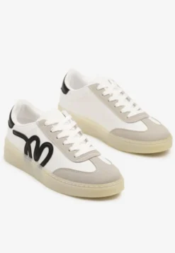 Białe Sneakersy Kultowe Tenisówki Zdobione Abstrakcyjną Aplikacją Fendiva