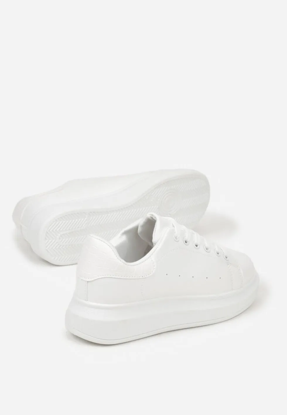 Białe Sneakersy na Niskiej Platformie w Klasycznym Stylu Lucid Dream