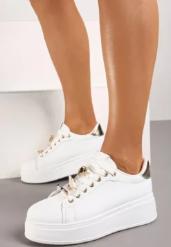 Białe Sneakersy na Platformie z Zawieszkami na Sznurówkach Ellamas